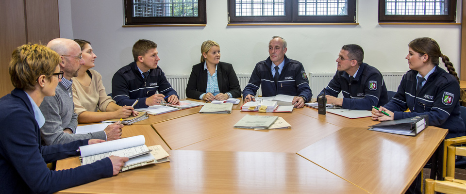 Konferenz aller Berufsgruppen der Justizvollzugsanstalt