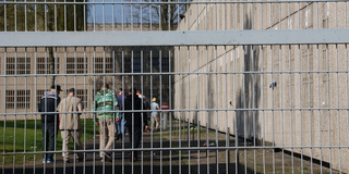 Freistundenhof mit Mauer